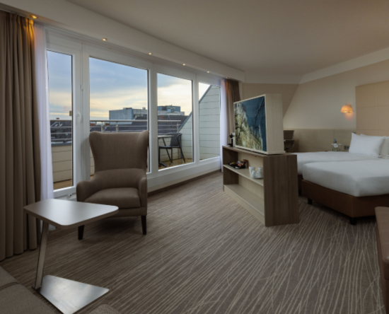 King Junior Suite with Balcony 
